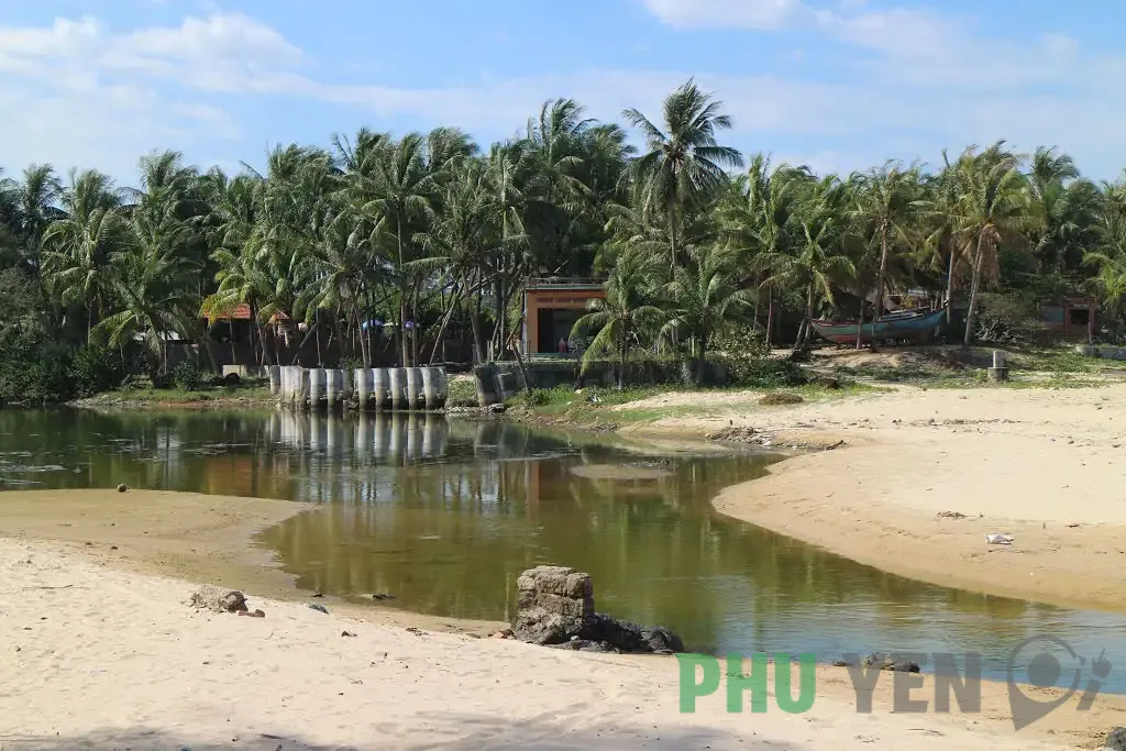 Bãi biển Long Thuỷ Phú Yên &#8211; Nét đẹp hoang sơ, thanh bình