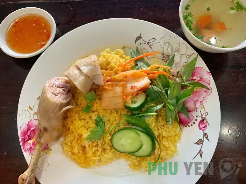 Cơm Gà Phú Yên và những quán cơm ngon nức tiếng mà bạn không nên bỏ lỡ
