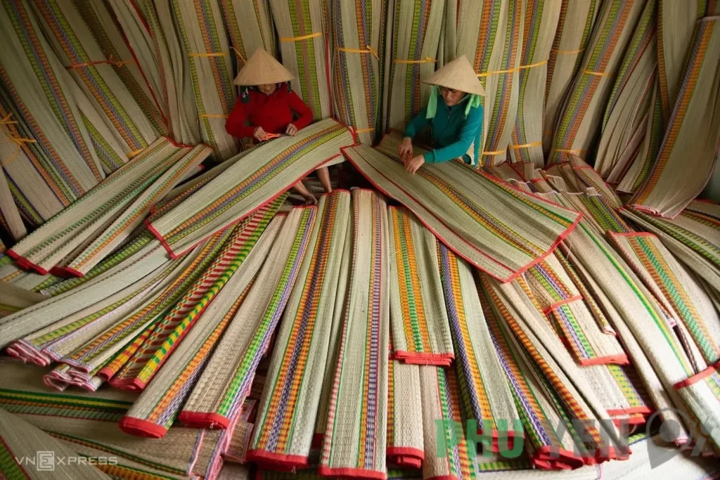 Làng nghề dệt chiếu cói Phú Tân – Làng nghề hơn trăm năm tuổi tại Phú Yên