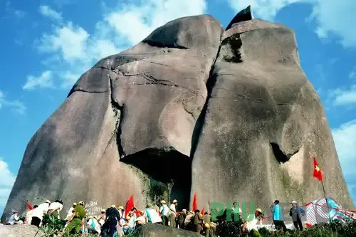 Phú Yên: Du lịch núi Đá Bia, khám phá đỉnh cao hấp dẫn