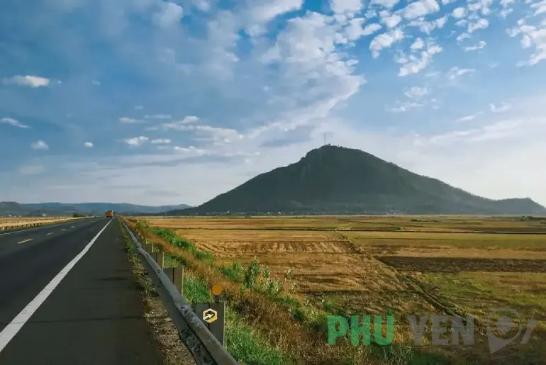 Cuộc sống bộn bề thì hãy đến Núi Chóp Chài – Chùa Bảo Lâm Phú Yên để an yên trong lòng