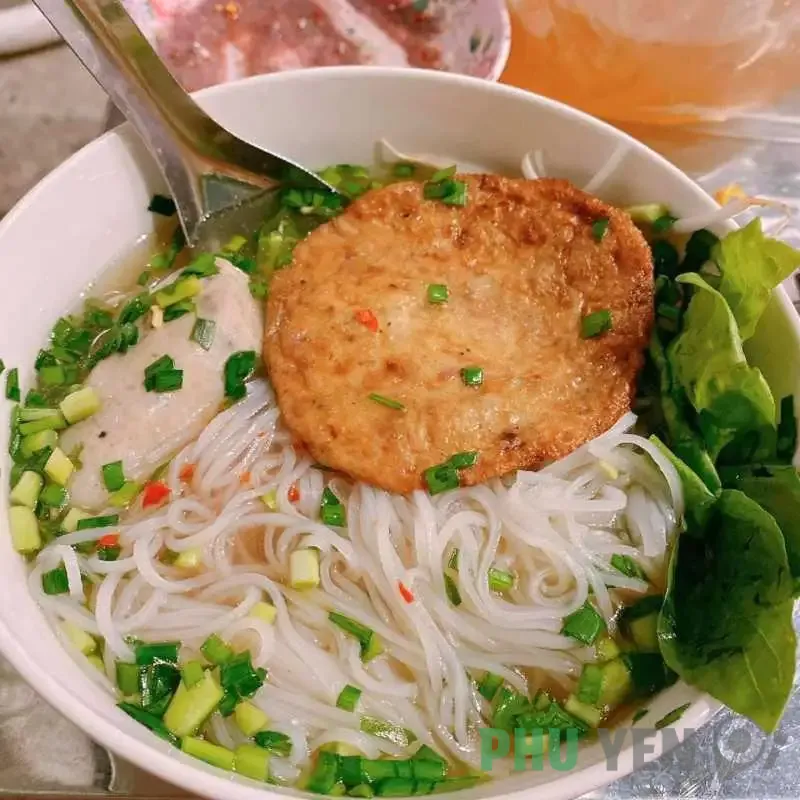 Mê mệt với món bún chả mực Phúc Long đậm đà hương vị của biển