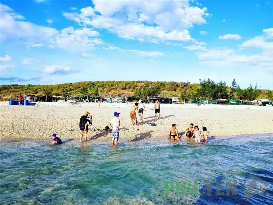 Tour Hòn Chùa Phú Yên: Khám Phá Hoang Đảo Lặn Ngắm San Hô 1 Ngày Độc Đáo