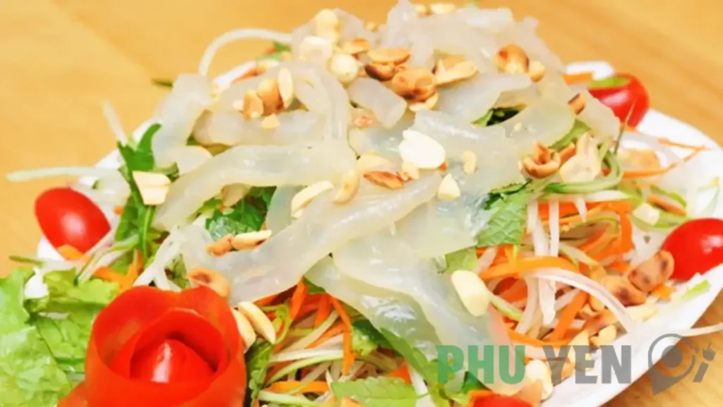 Về Phú Yên thưởng thức món gỏi sứa Đầm Ô Loan giòn dai cực ngon