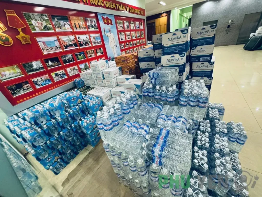 10 tấn nhu yếu phẩm đã được các đơn vị của Công an tỉnh Đắk Lắk khẩn trương vận chuyển