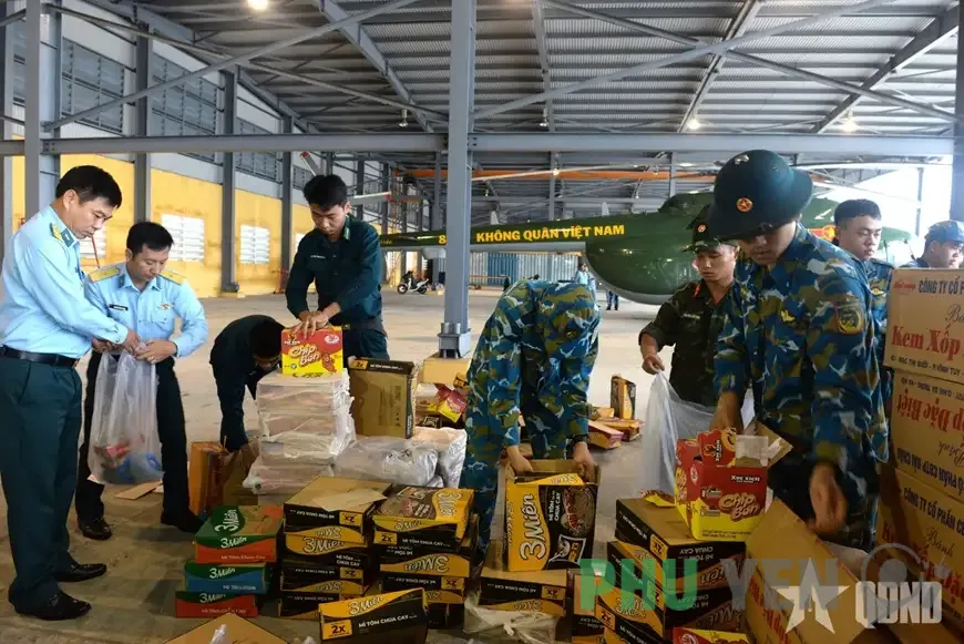 Trực thăng Trung đoàn Không quân 930 sẵn sàng cất cánh bay cứu hộ, cứu nạn các tỉnh Nam Trung Bộ